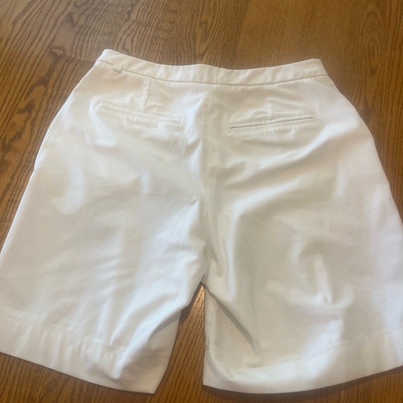Lululemon Women’s Long Story Short In White Walking Gold Shorts 6 - Picture 2 of 8